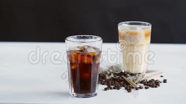 咖啡和鸡尾酒的概念。 奶油倒入咖啡加冰